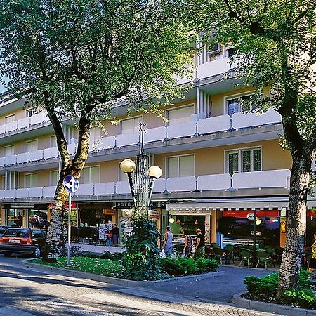 Condominio Bussola Бибионе Экстерьер фото