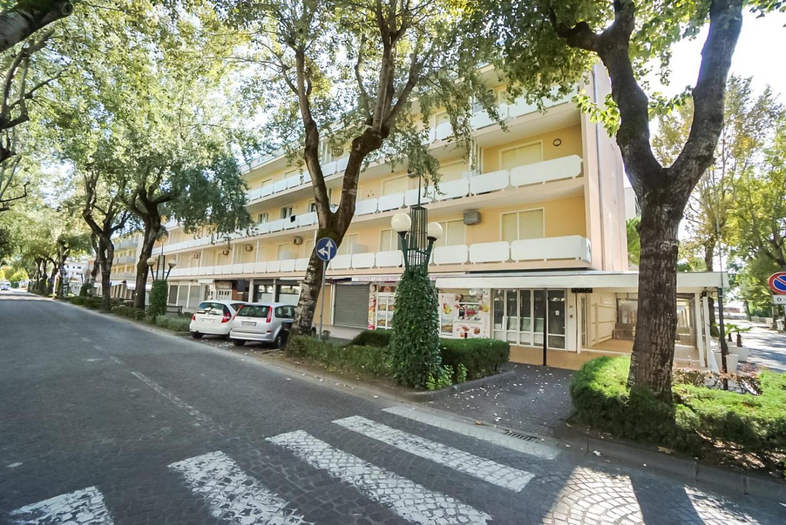 Condominio Bussola Бибионе Экстерьер фото