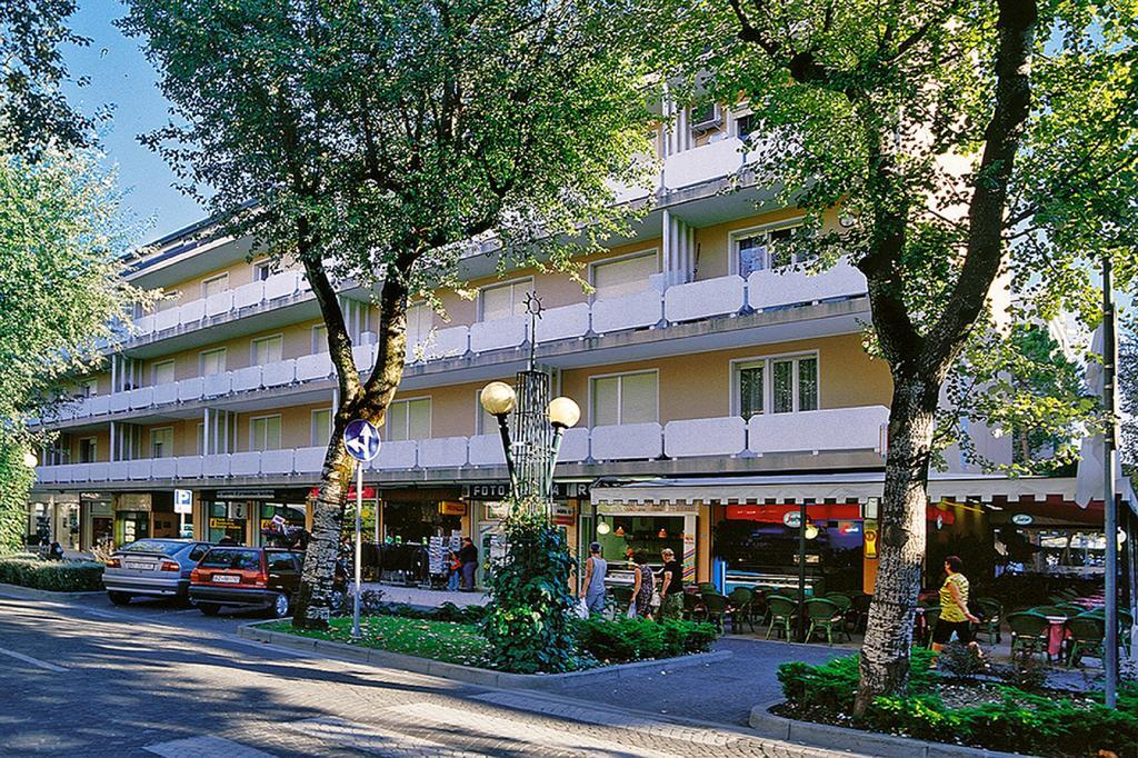 Condominio Bussola Бибионе Экстерьер фото